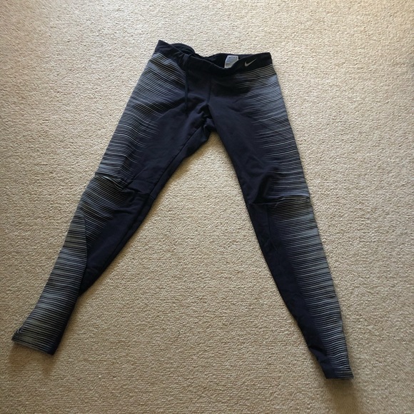 Nike Pants - Nike reflective leggings